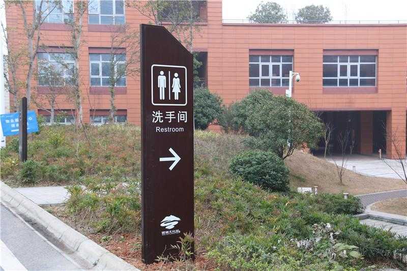 在標(biāo)識設(shè)計中，箭頭起到什么作用呢？